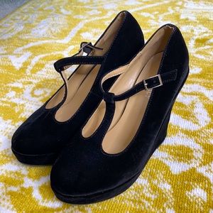 Black wedges Size 8.5